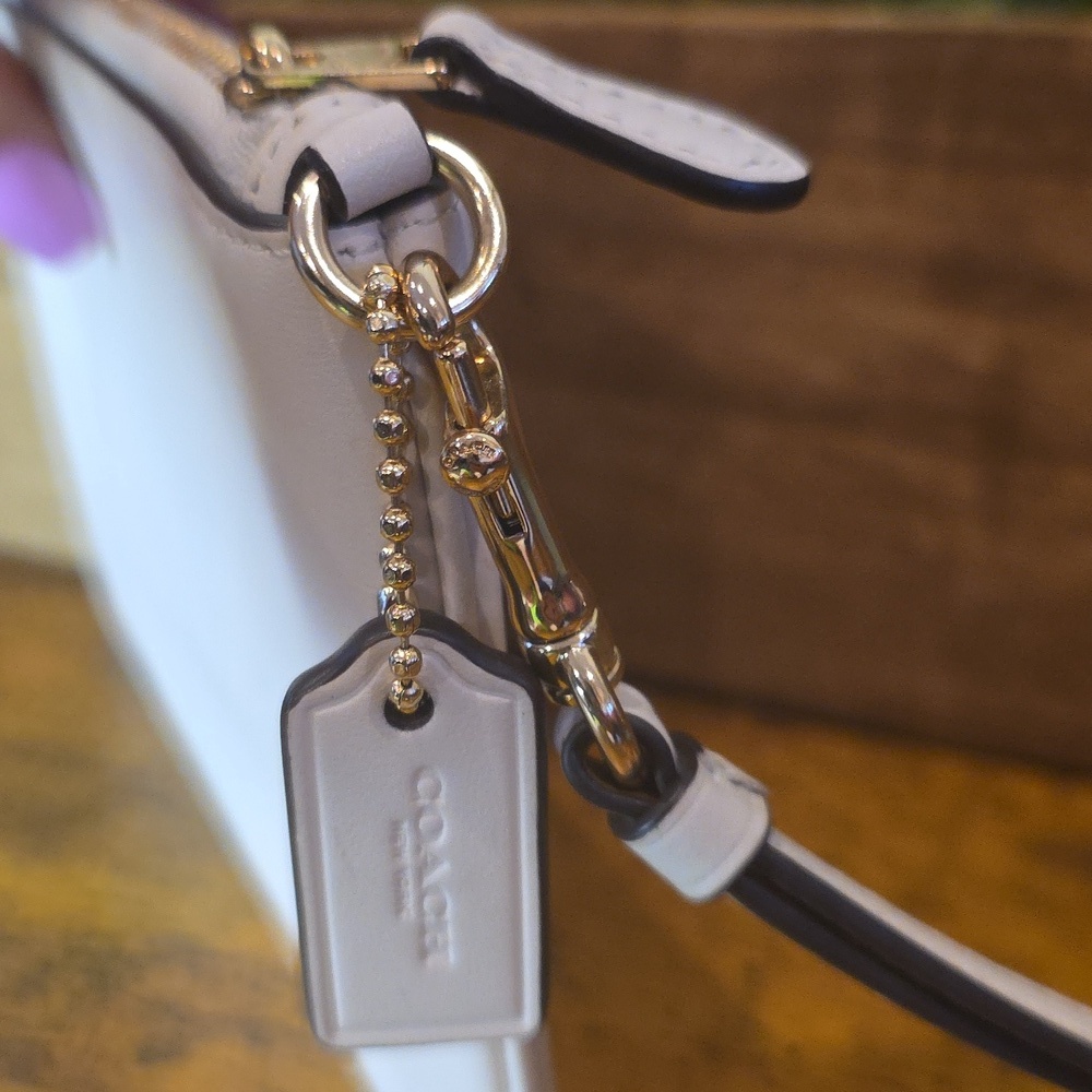 Coach Tea Rose Large Clutch - Picture 5 of 11